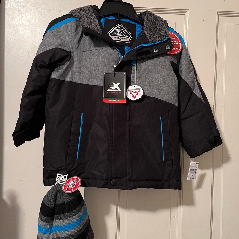 Kids snowboarding zeroxposur jackets
